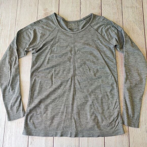Athleta Foothill seamless laser cut long sleeve top M - Picture 3 of 9